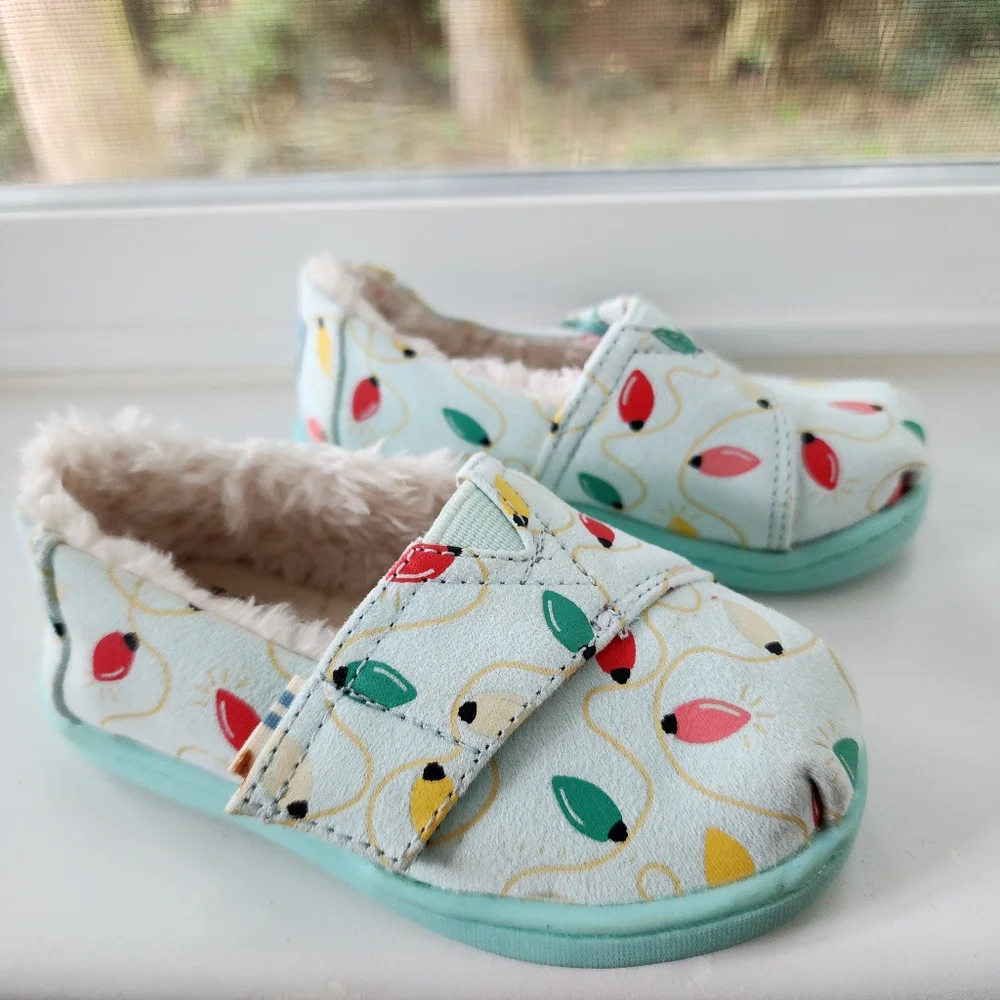 TOMs Kids Toddlers Christmas Lights Patterned Lined Slippers Size 5T